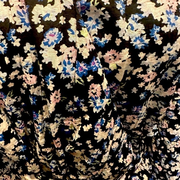 Beautiful Women dress - Picture 3 of 7